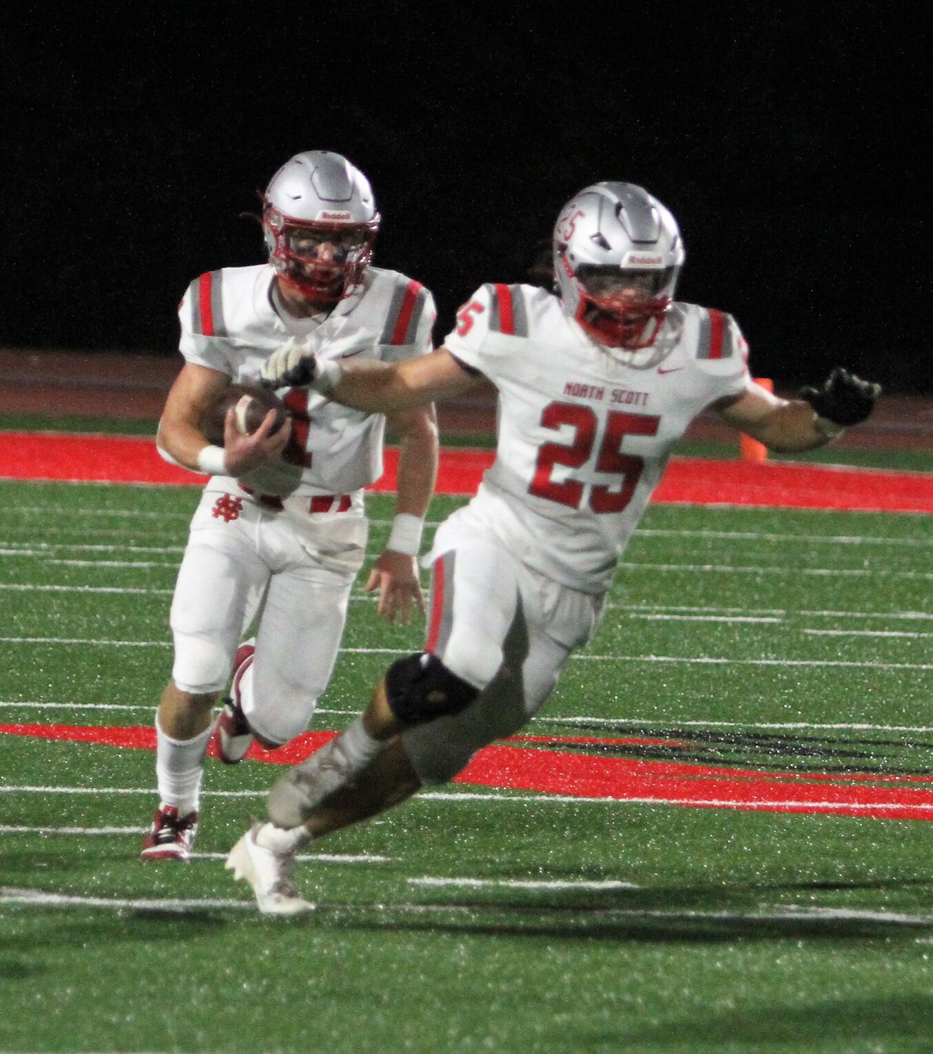 Grant Glausser’s Impressive Performance Leads Western Dubuque to Victory in Class 4A Semifinals