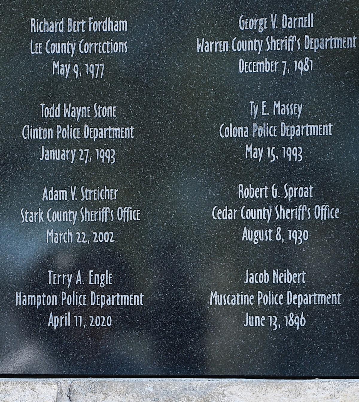050420-qc-nws-policememorial-006