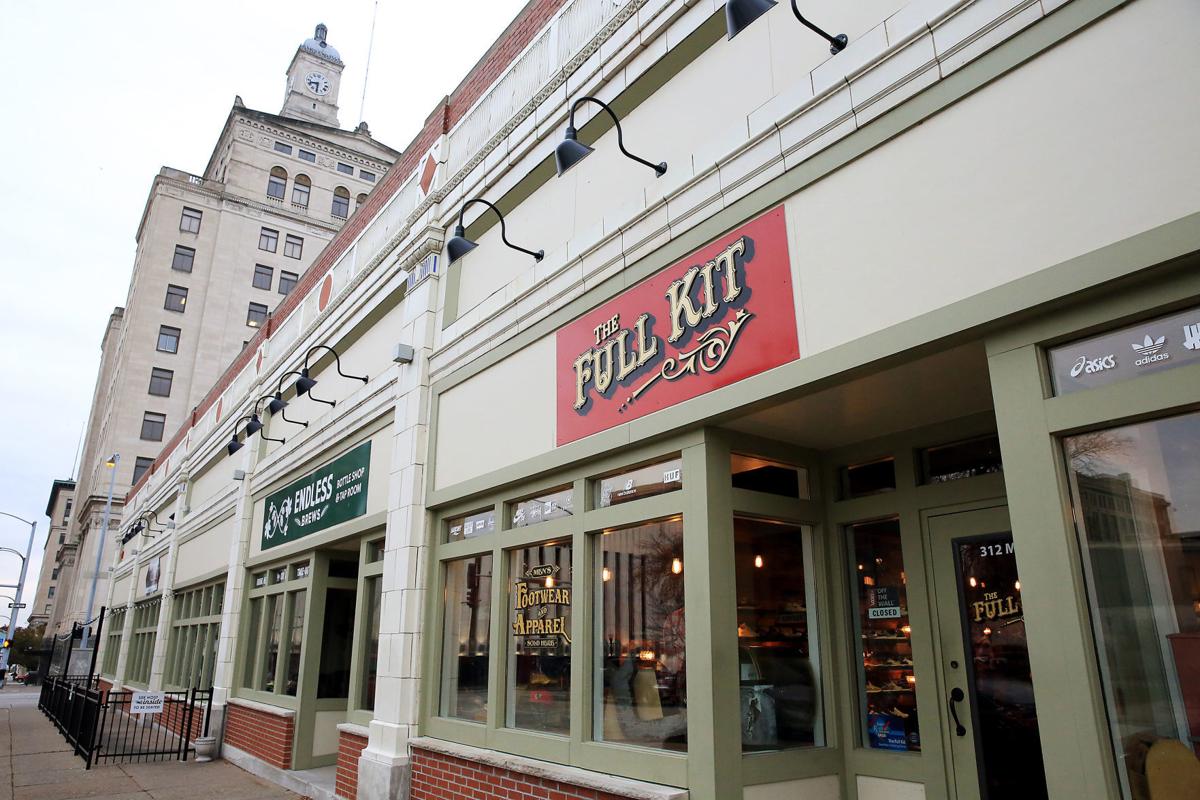 Retailers have high hopes for holiday season Business & Economy