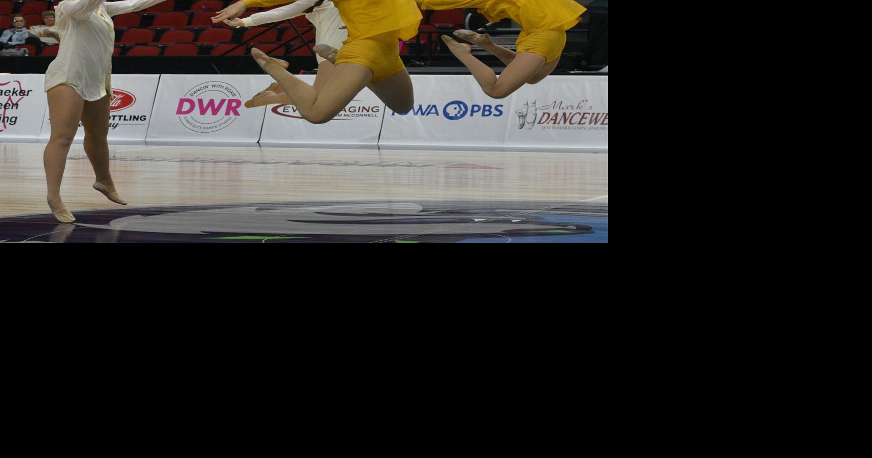 Photos Durant, Wapello, HarrisLake Park, West Monona, Riverside and Treynor compete in Class I