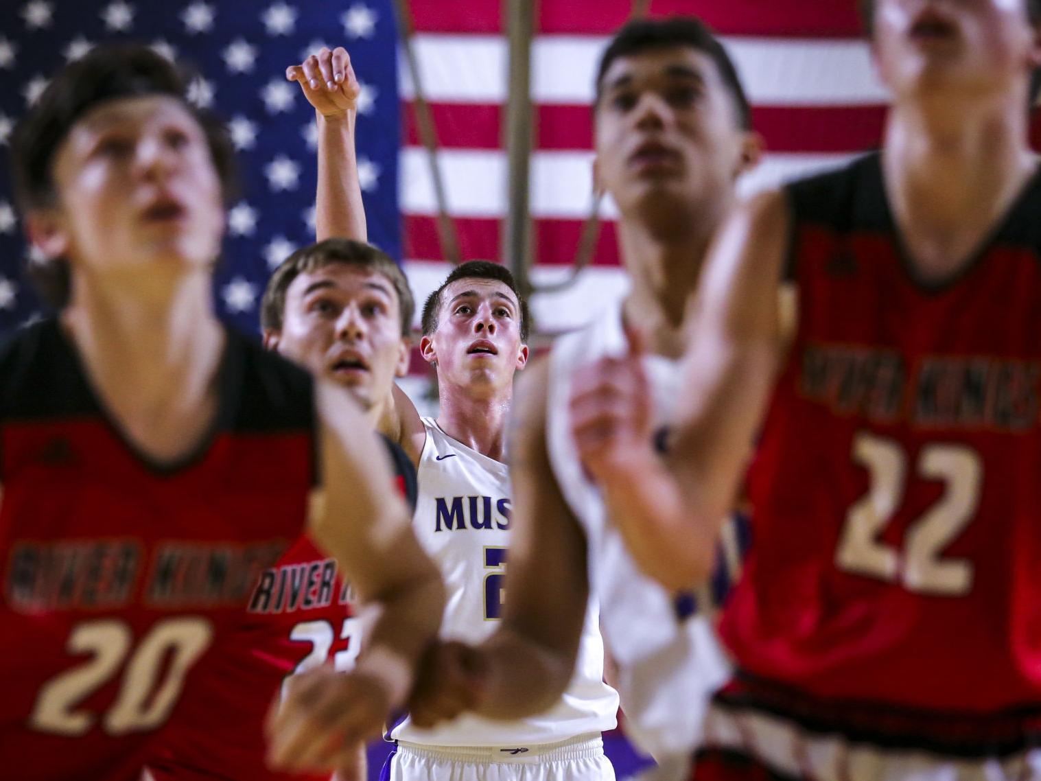 Photos Clinton Basketball At Muscatine High School Boys