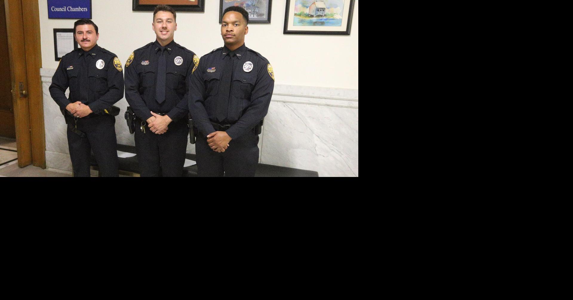 Moline City Council swears in three police officers, recognizes acts of bravery Jul 9, 2026 8 mins ago