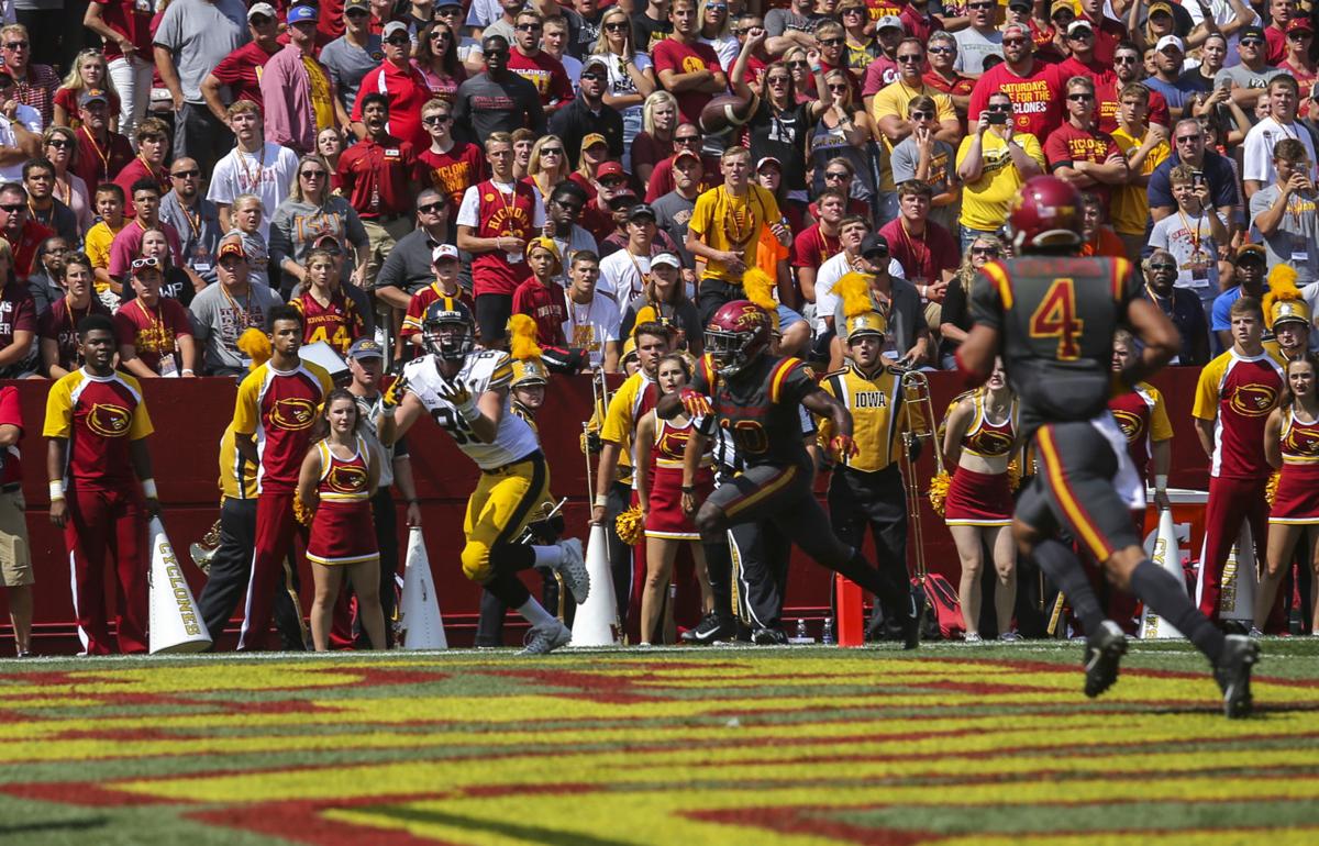 090917-HAWKEYE-FOOTBALL-052