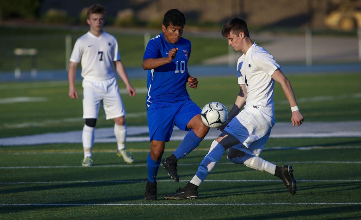 041717-PV-CENTRAL-SOCCER-023