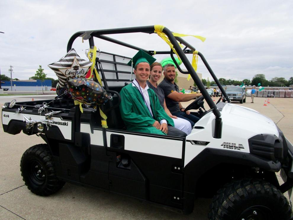 'Remain thankful for the present moment' Geneseo High School graduates