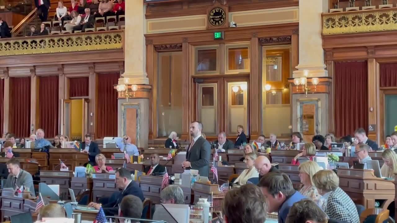 Iowa House sends sweeping education bills to governors desk