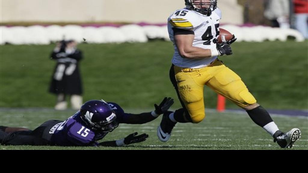 Weisman hurt; Bullock returns for Iowa Iowa Hawkeyes Football