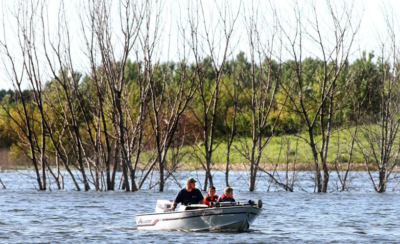 Outdoors enthusiasts find area's latest jewel — Lost Grove Lake