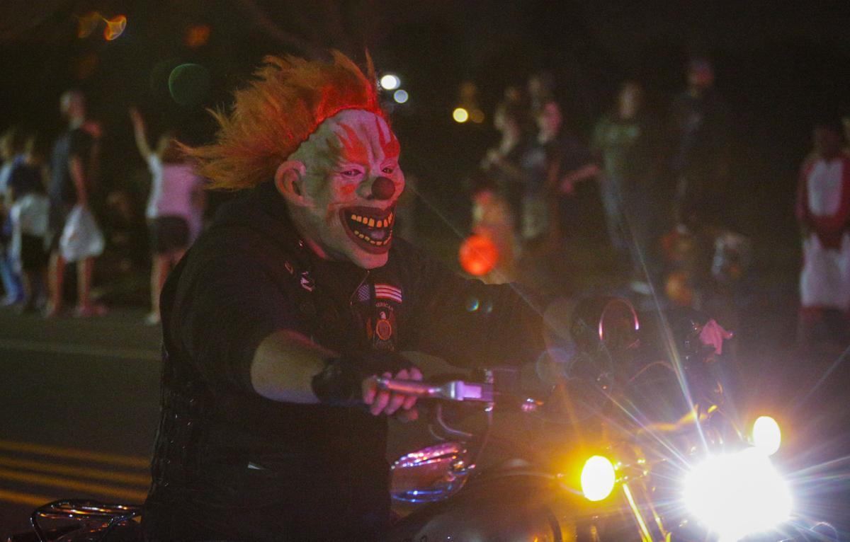 102916-BETTENDORF-HALLOWEEN-011.jpg