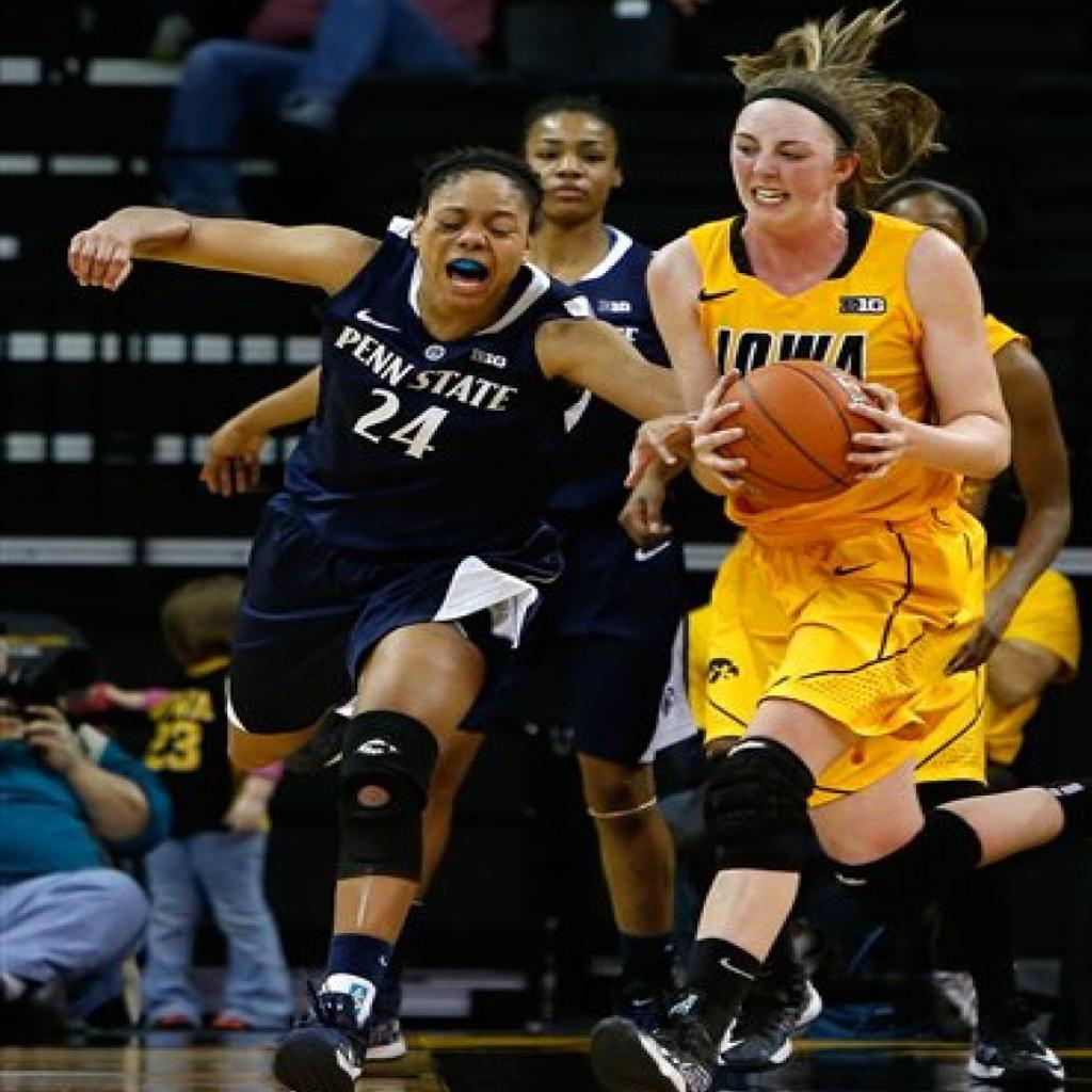 Iowa Center In Comfort Zone Record Books Iowa Hawkeyes