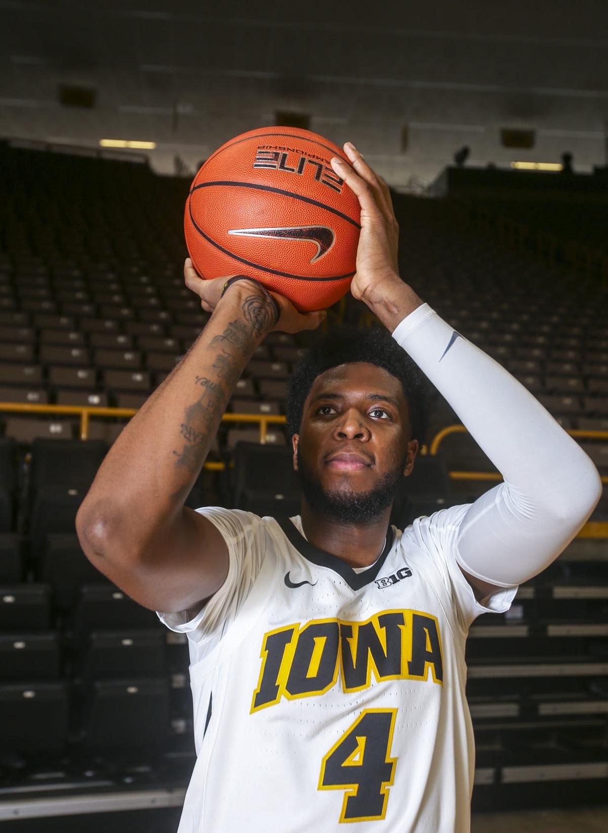 Hawkeyes� Moss returns to Minnesota as more complete