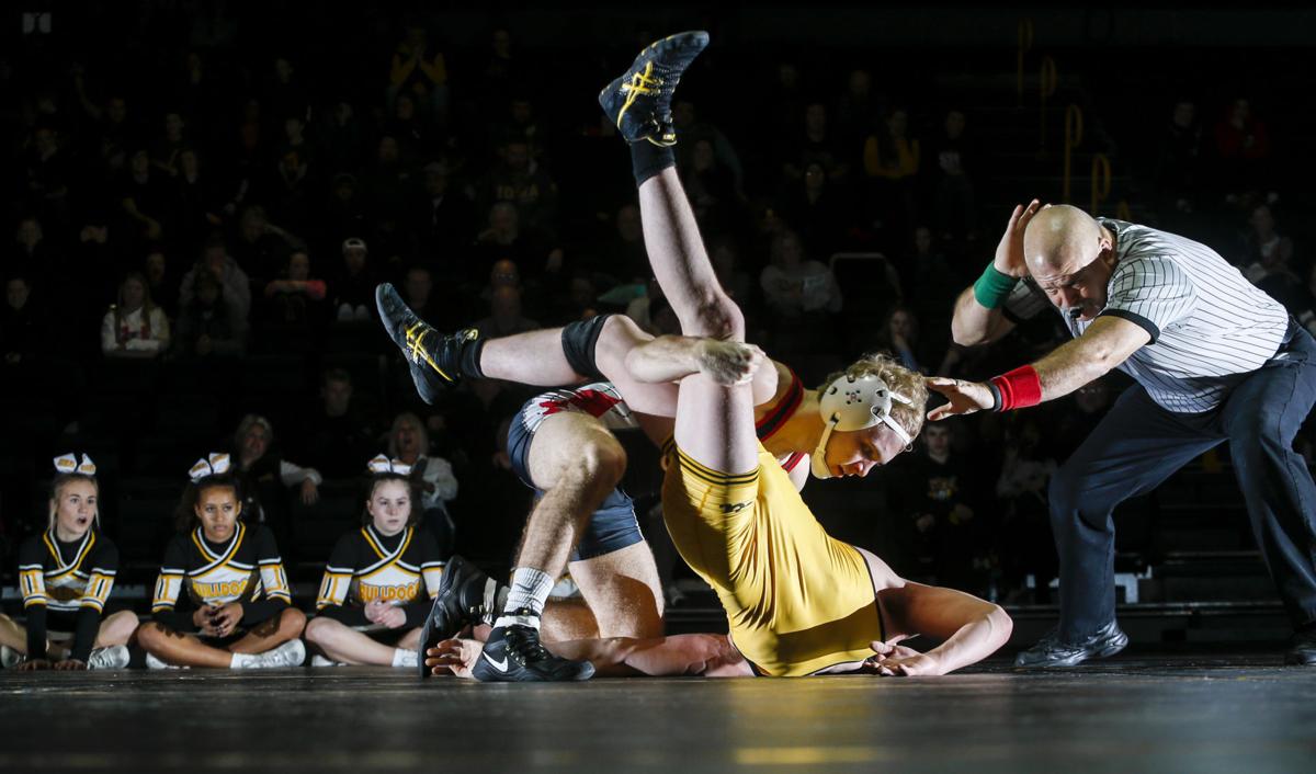 011117-BETTENDORF-WRESTLING-007