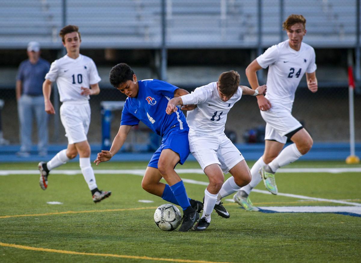 041717-PV-CENTRAL-SOCCER-007