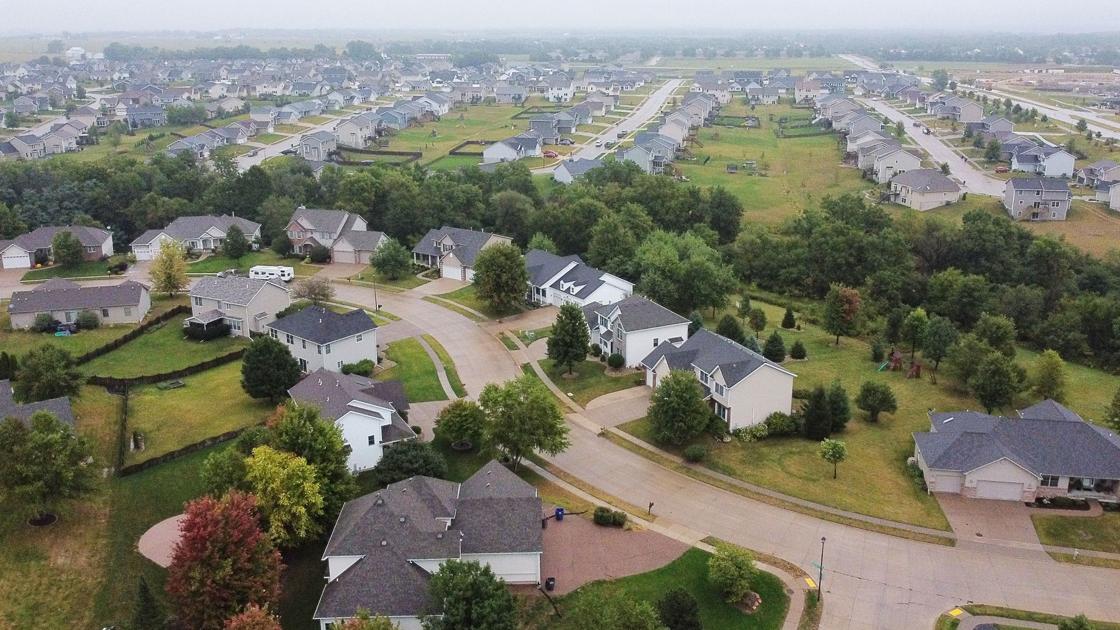 ‘If you list it, it will sell’: Quad-Cities real estate market booming; home prices up | Business & Economy