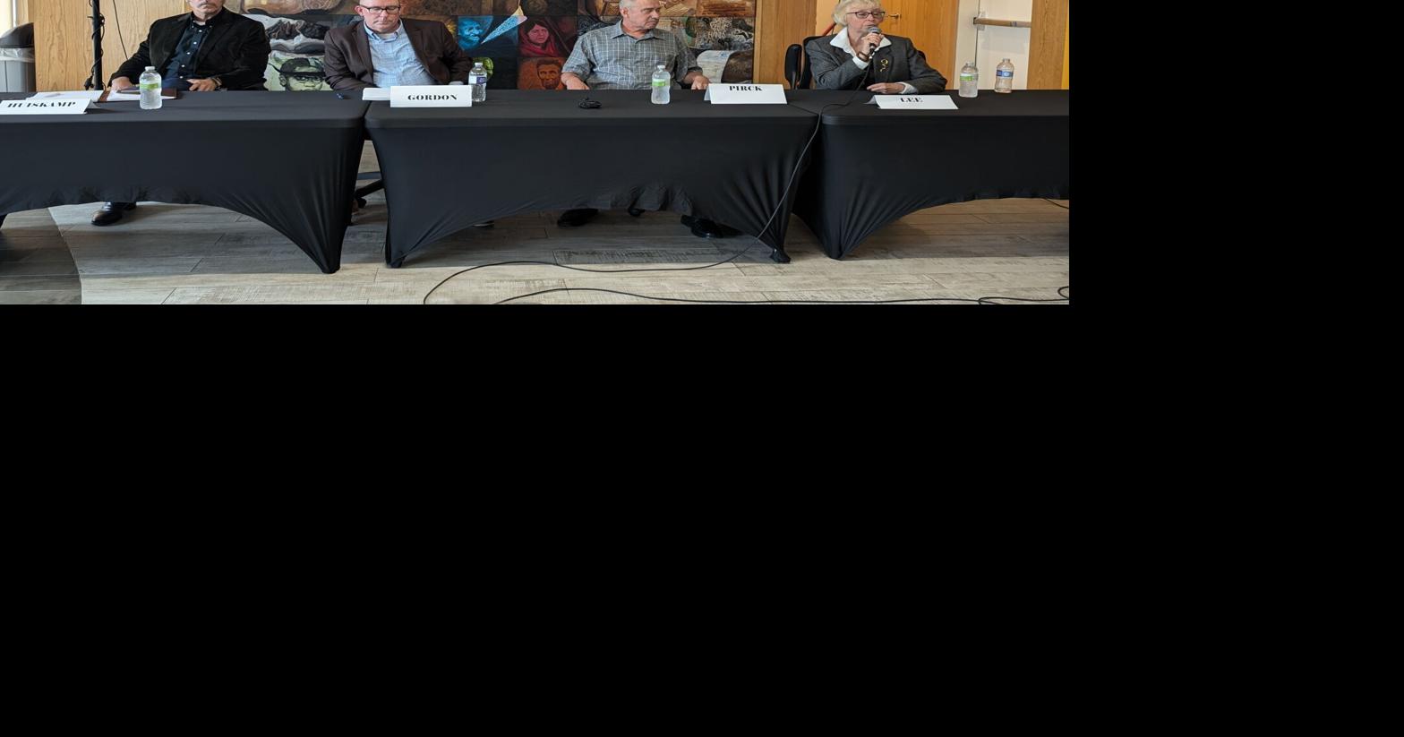 Davenport IA mayor candidates speak to the public at forum