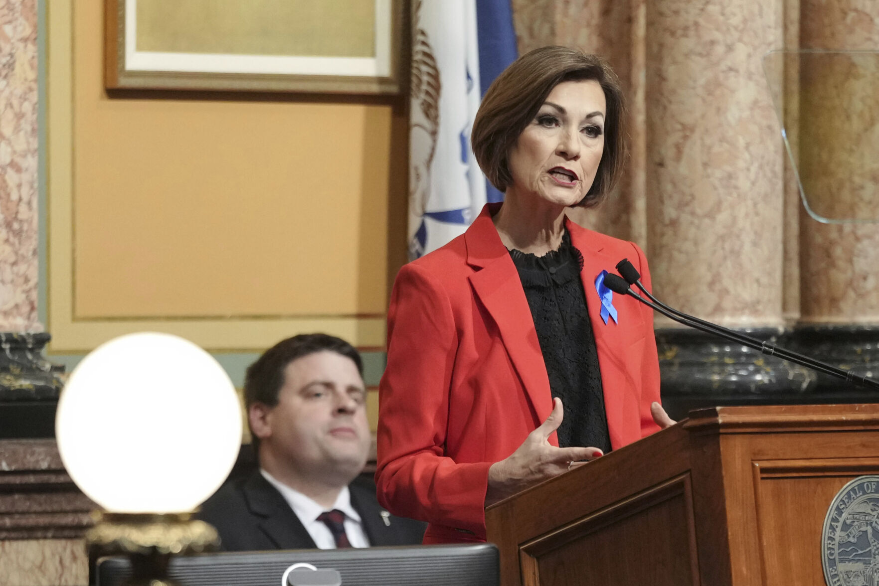 Gov. Reynolds responds to Siouxland concerns about AEA bill - Vimarsana News