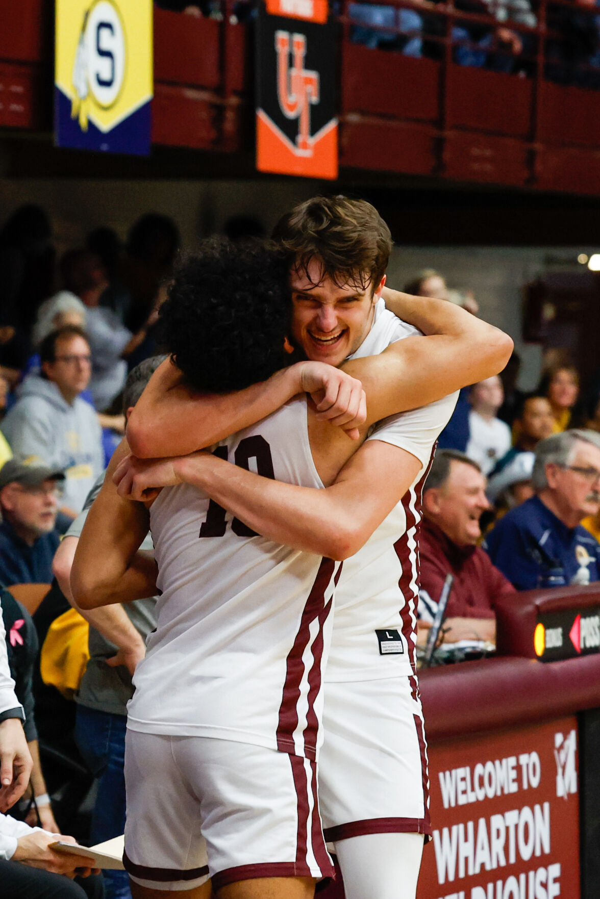 Prep boys basketball: Moline routs O'Fallon, claims first sectional title  in 19 years