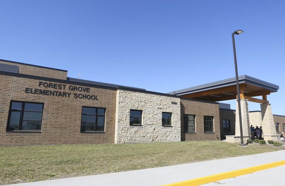 Forest Grove elementary school opens to students and families
