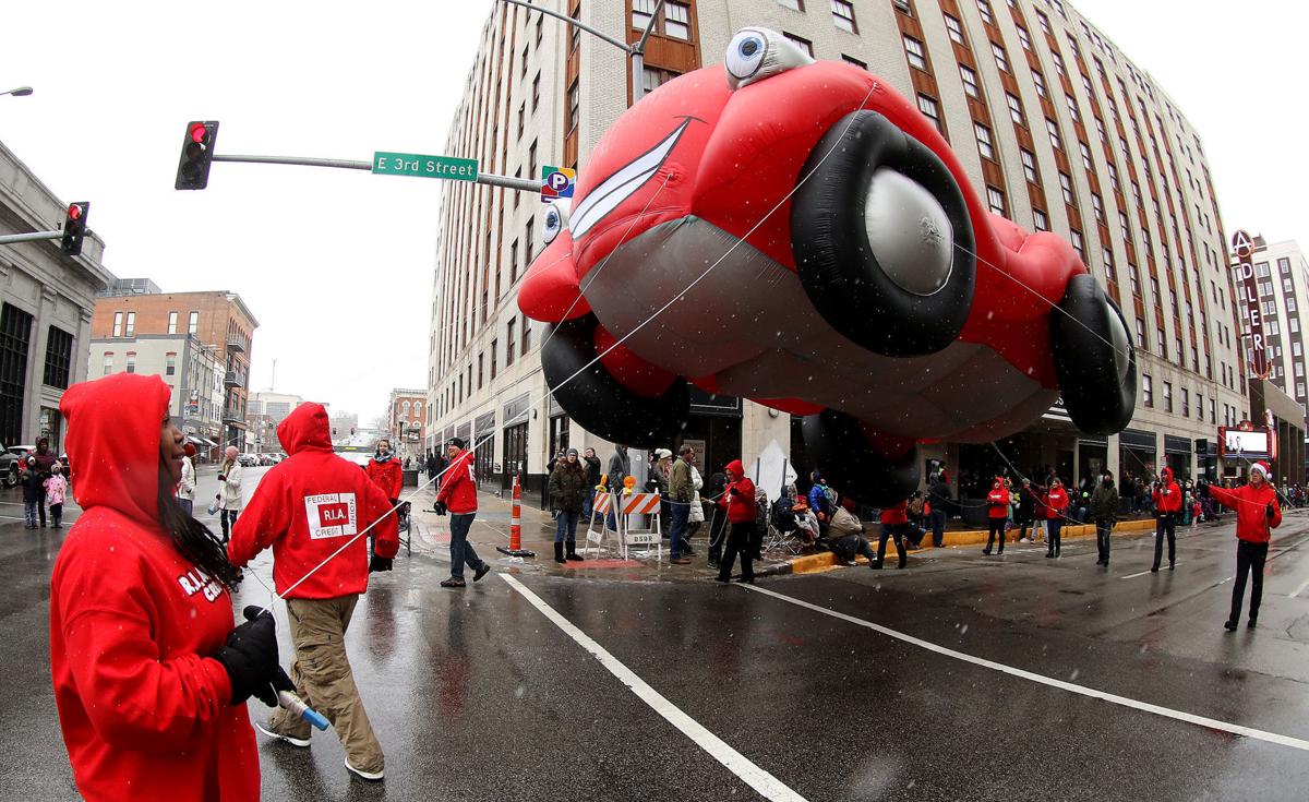 Outlook For Festival Of Trees Holiday Parade In Davenport Chilly But Not Too Windy Local News Qctimes Com