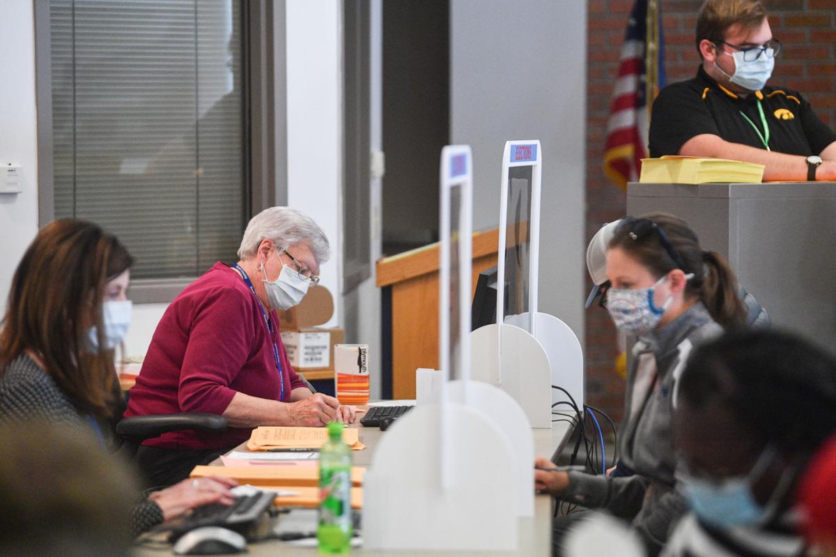 100520-qc-nws-earlyvoting-003