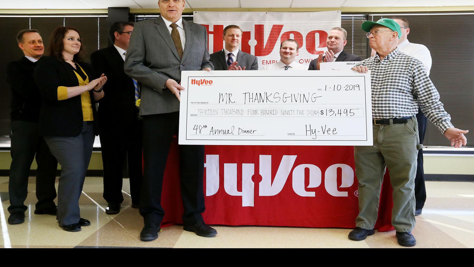 Hy Vee Raises More Than 13 000 For Mr Thanksgiving Dinner Business Economy Qctimes Com