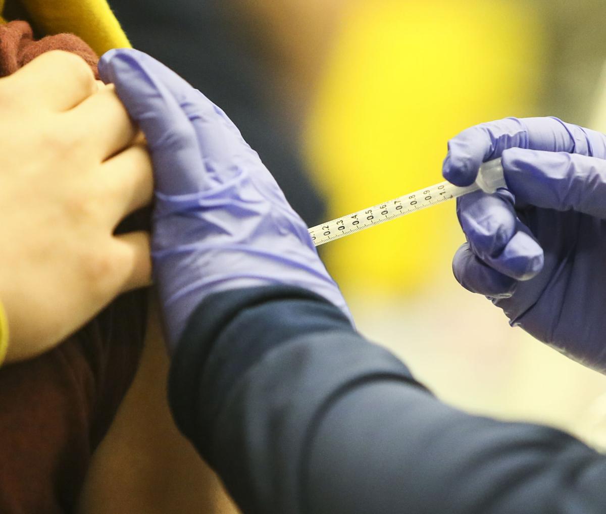 Quad Cities Health Officials Try To Encourage Covid 19 Vaccinations News Local And National Qctimes Com