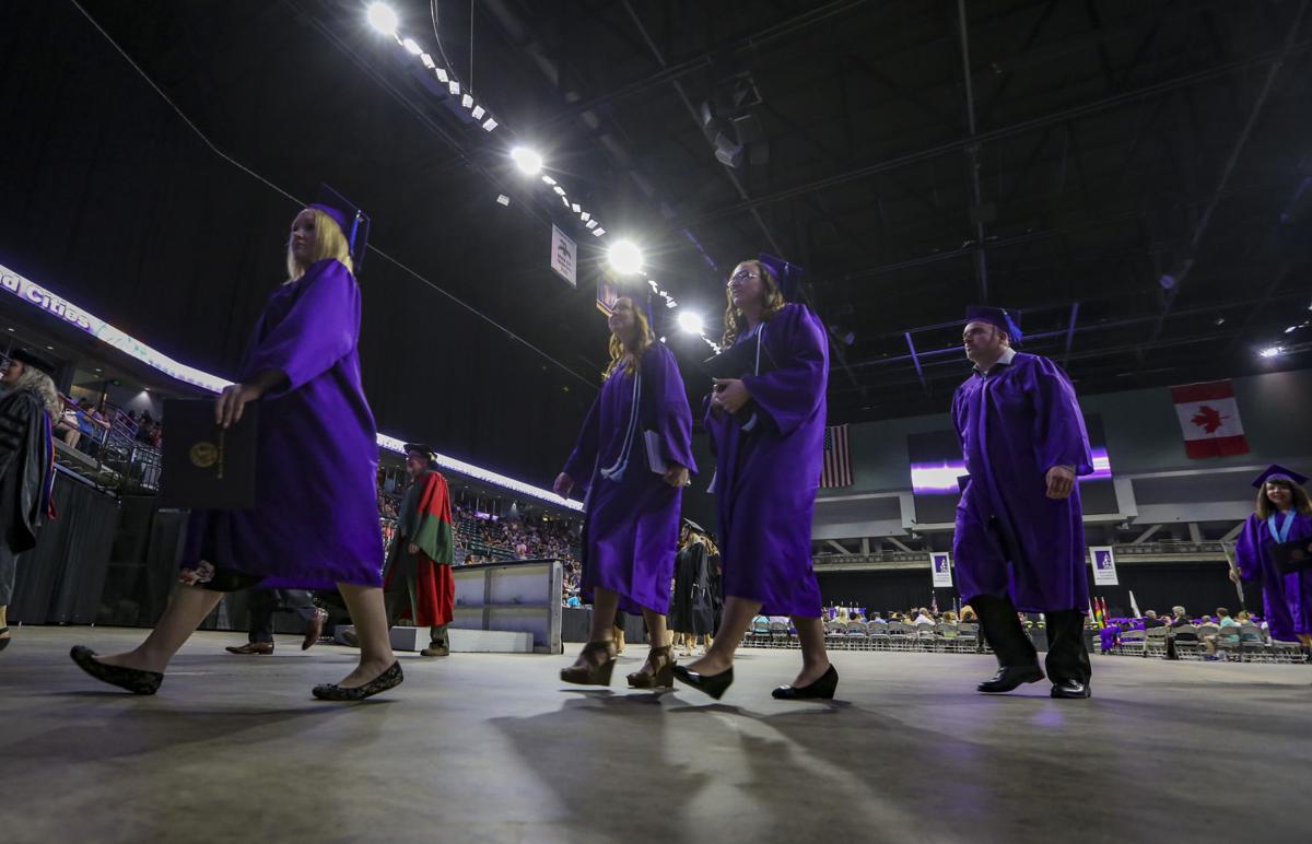 051417-WIU-QC-GRADUATION-028