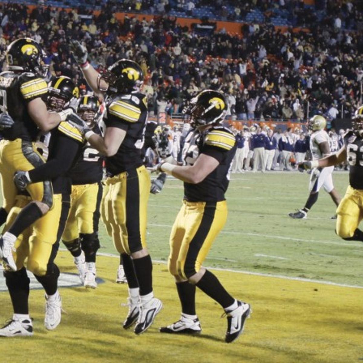 Iowa Hawkeyes Bowl Recaps And Records Iowa Hawkeyes Football