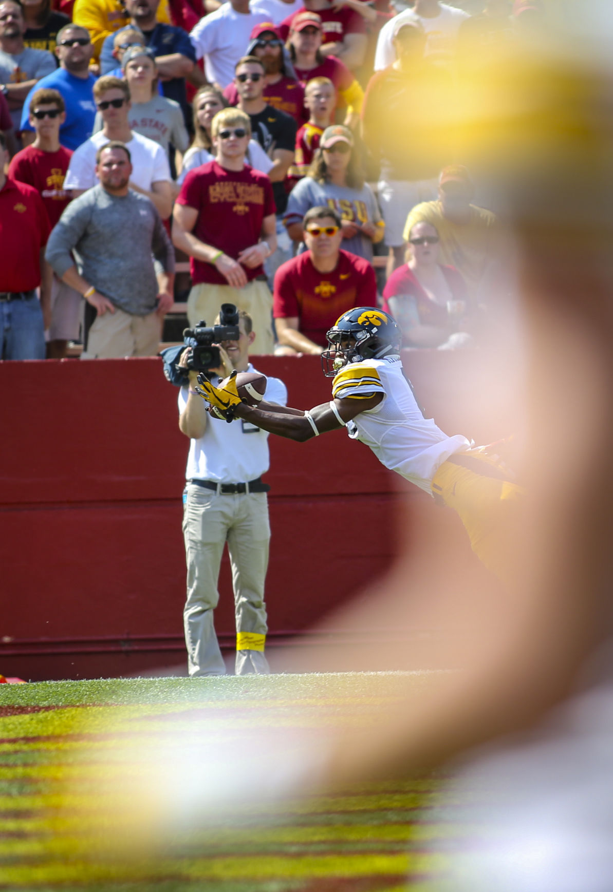 090917-HAWKEYE-FOOTBALL-053.jpg
