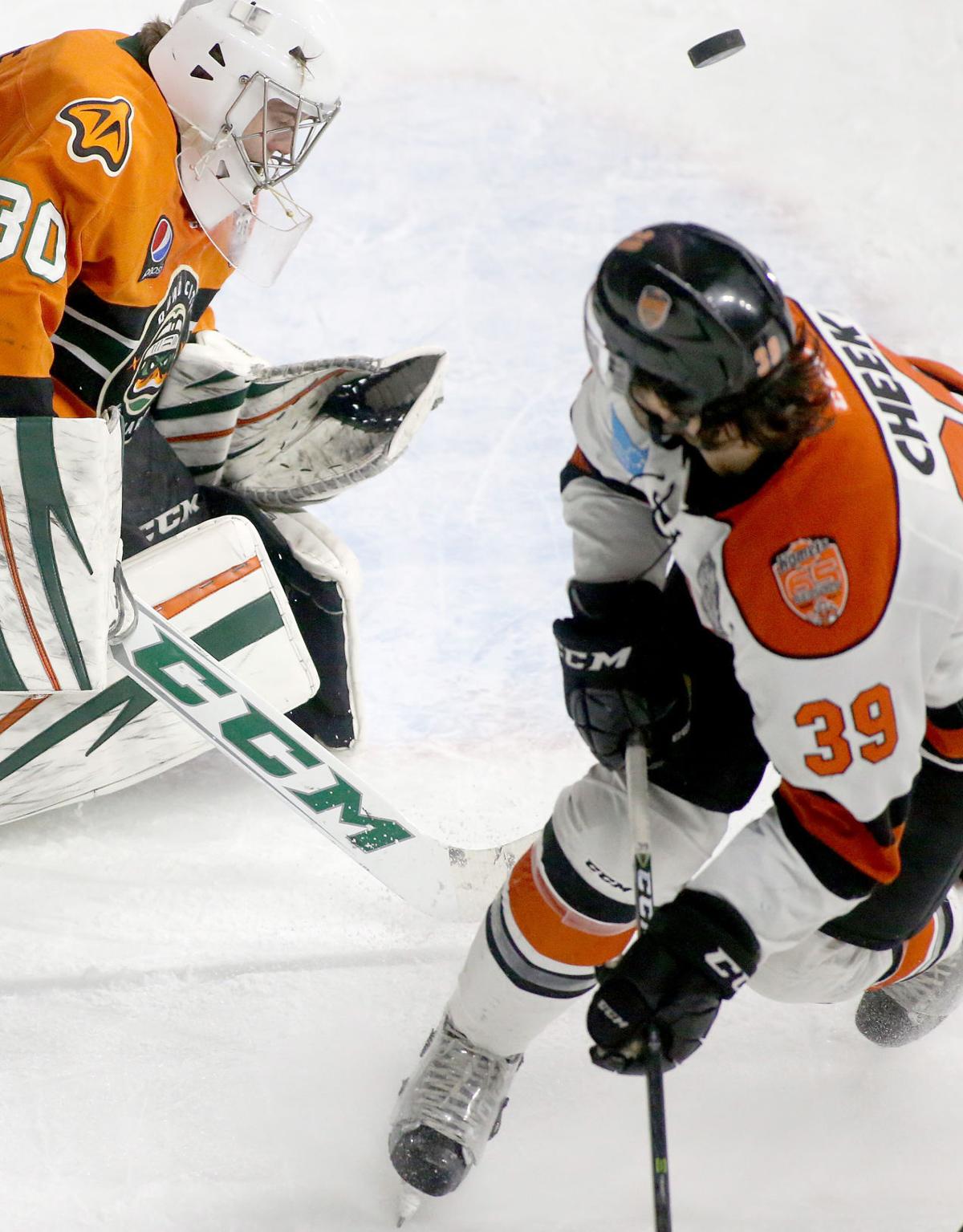 042217-mallards-komets-gm5-008
