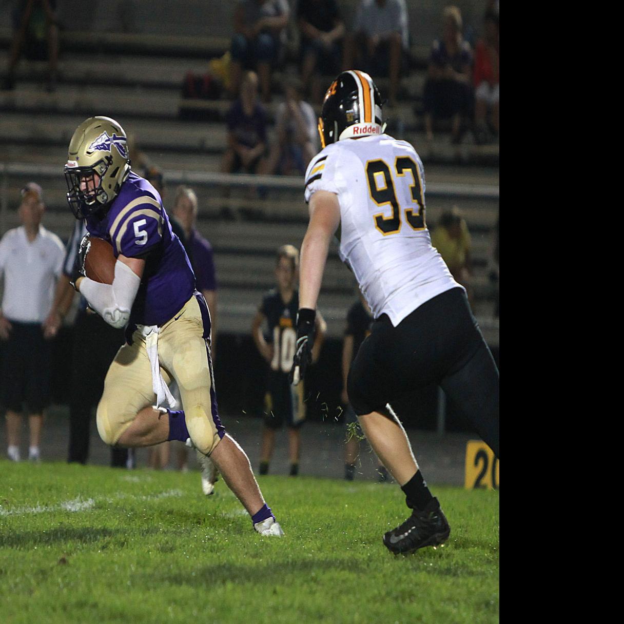 Iowa Metro Storylines High School Football Qcvarsity Com
