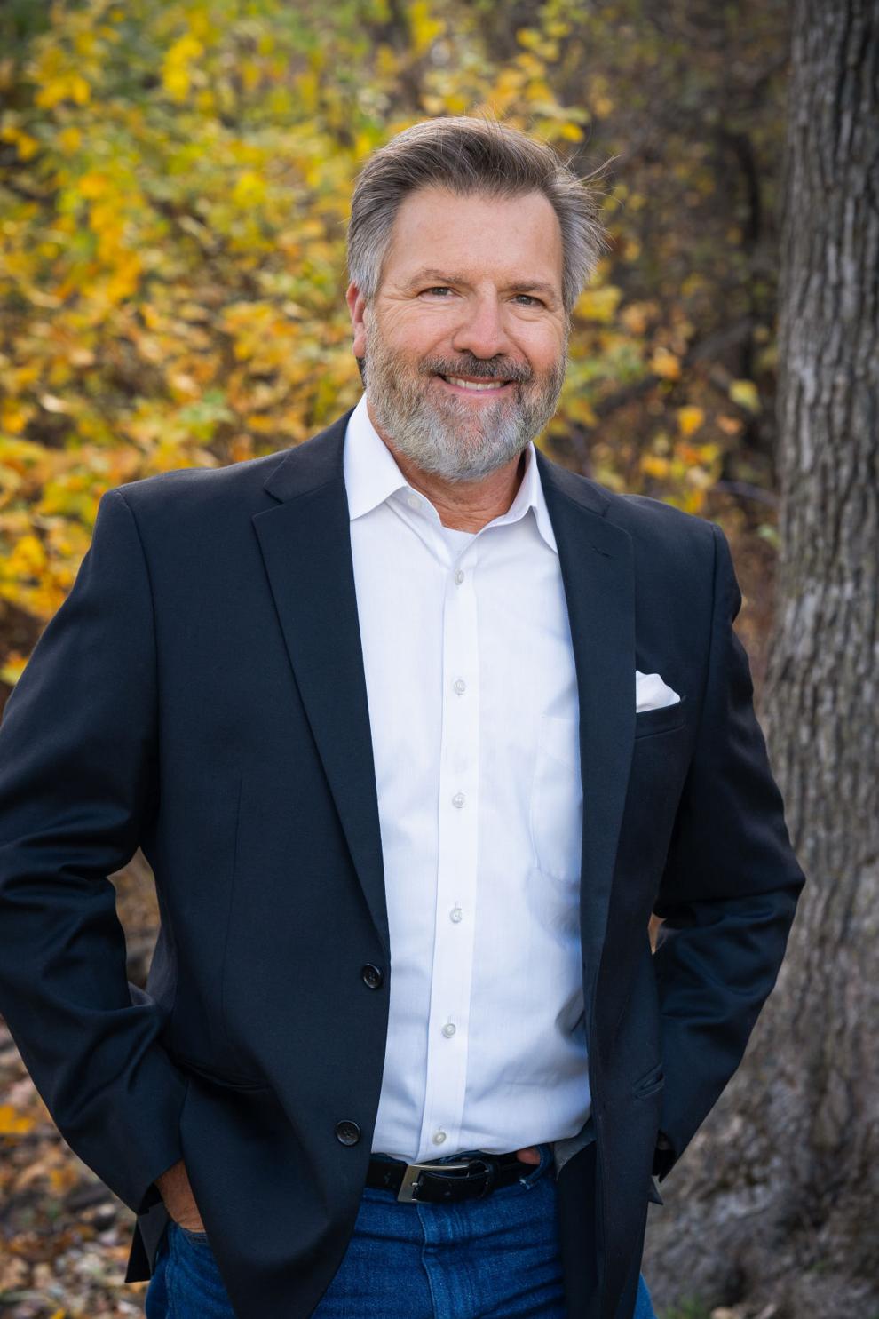 Former KWQC TV6 news anchor running for Scott County Board of