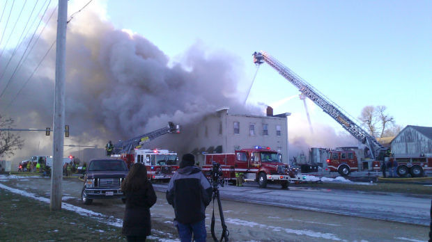 Del’s owner says he’ll rebuild after fire destroys Eldridge landmark