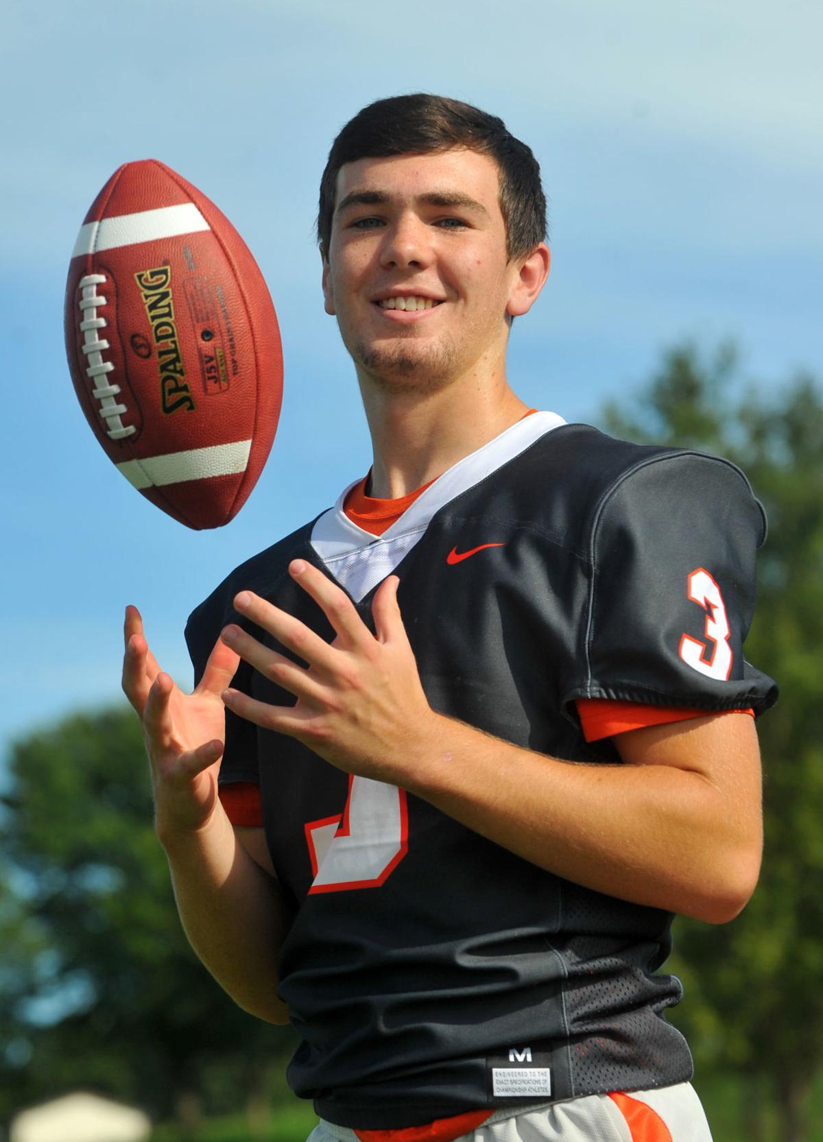 Trenkamp Airs It Out For Easton Valley High School Football Qcvarsity Com Qctimes Com