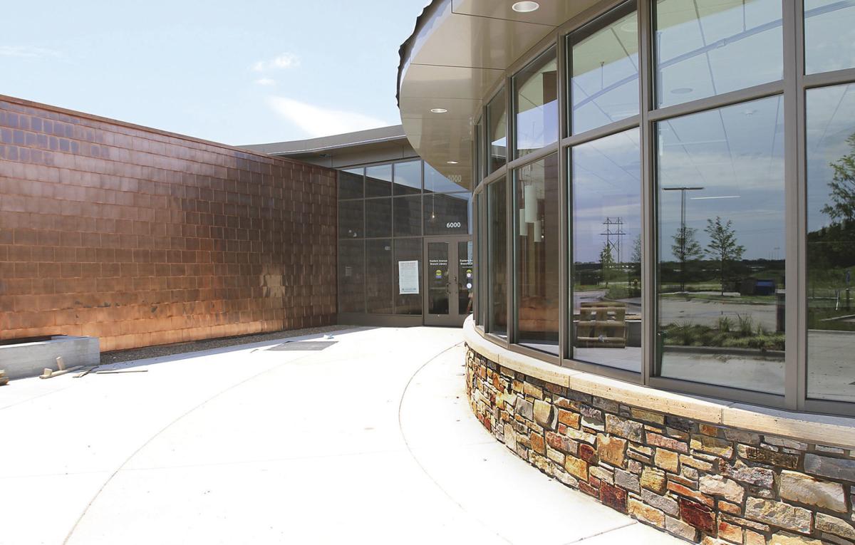 Davenport Eastern, Fairmount libraries reinstate limited services