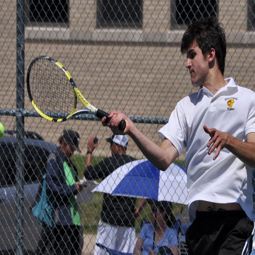 Swedish Exchange Student Reps Riverdale Tennis Right High School Tennis Qcvarsity Com Qctimes Com