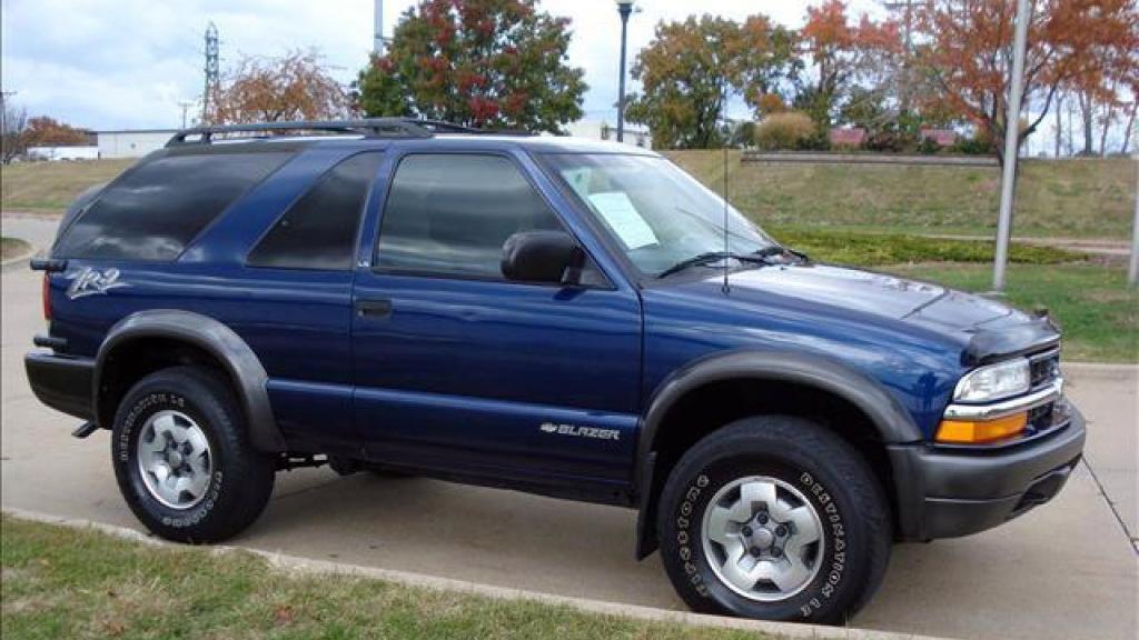 2002 Chevy Blazer ZR2 Sunroof, oversize wheels and tires, super Suv