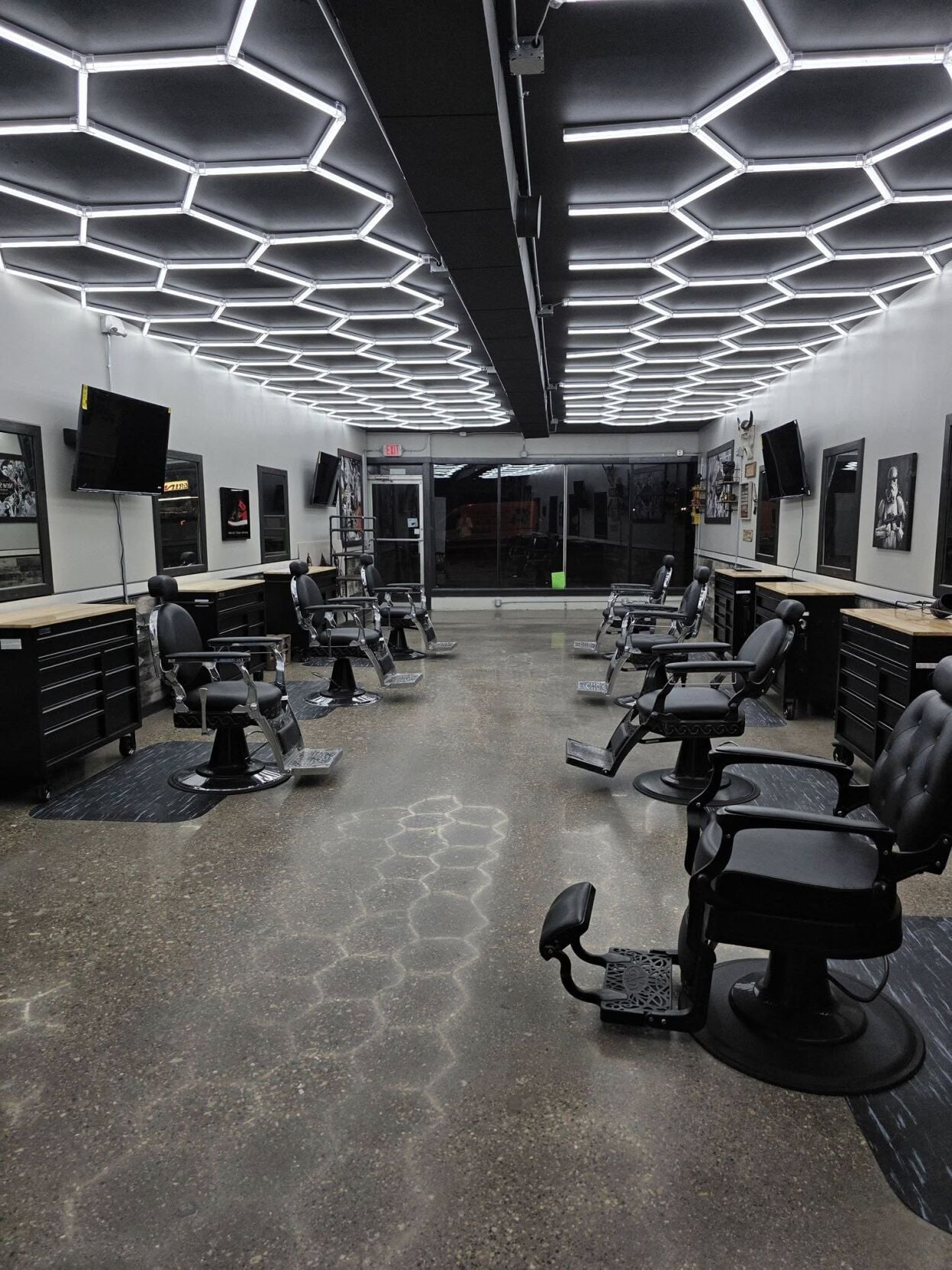 New Style Barbershop (On the avenue).jpg