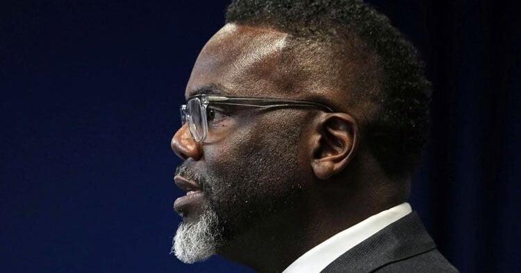 Chicago aldermen pass 2026 budget in historic revolt against Mayor Brandon Johnson