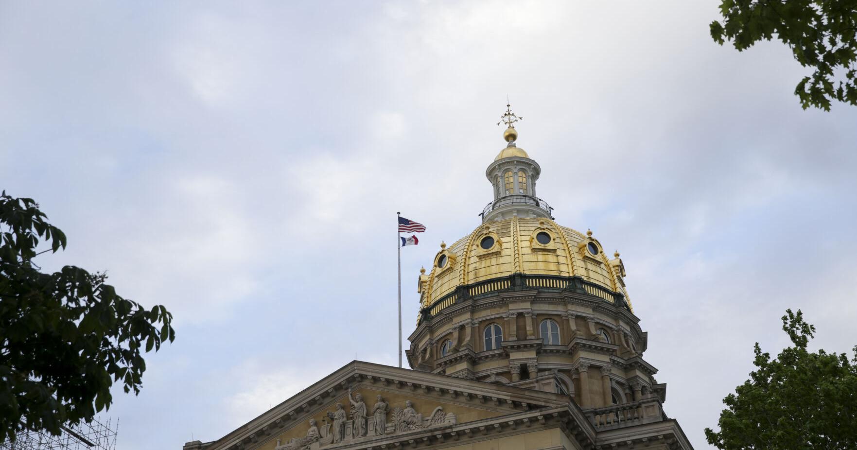 Which Iowa bills survived the first deadline of the 2024 legislative session? - Vimarsana News