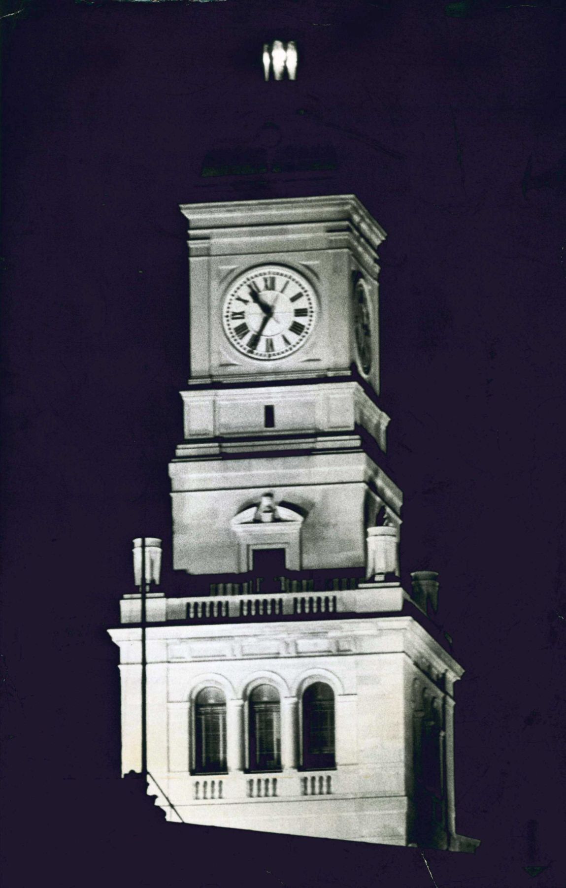 Historic photos Davenport Bank & Trust Co. Building Traffic