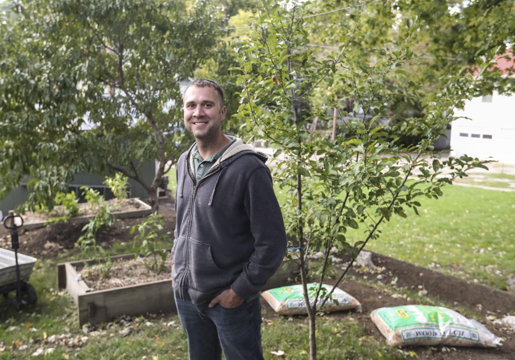 Ri Couple Installs 4 Rain Gardens To Catch Storm Water Home Garden Qctimes Com