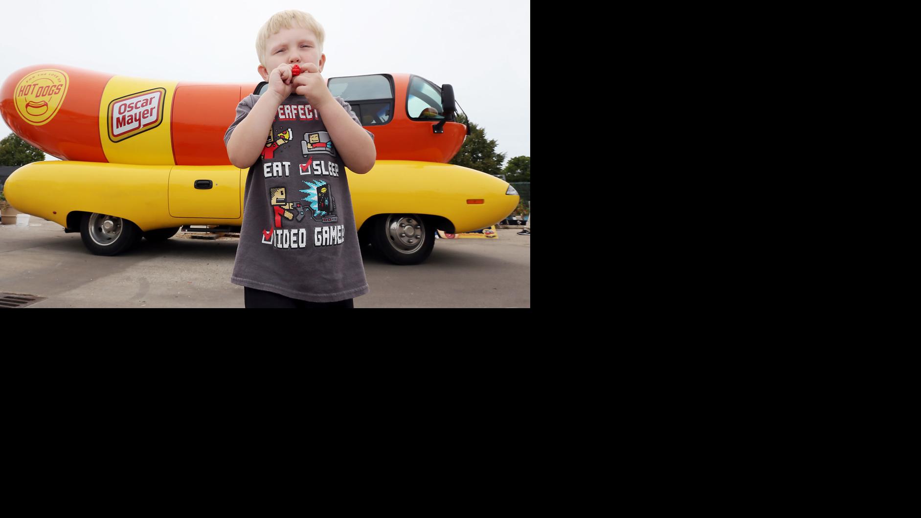Hot Dog The Oscar Mayer Wienermobile Is In The Quad Cities This Weekend Local News Qctimes Com