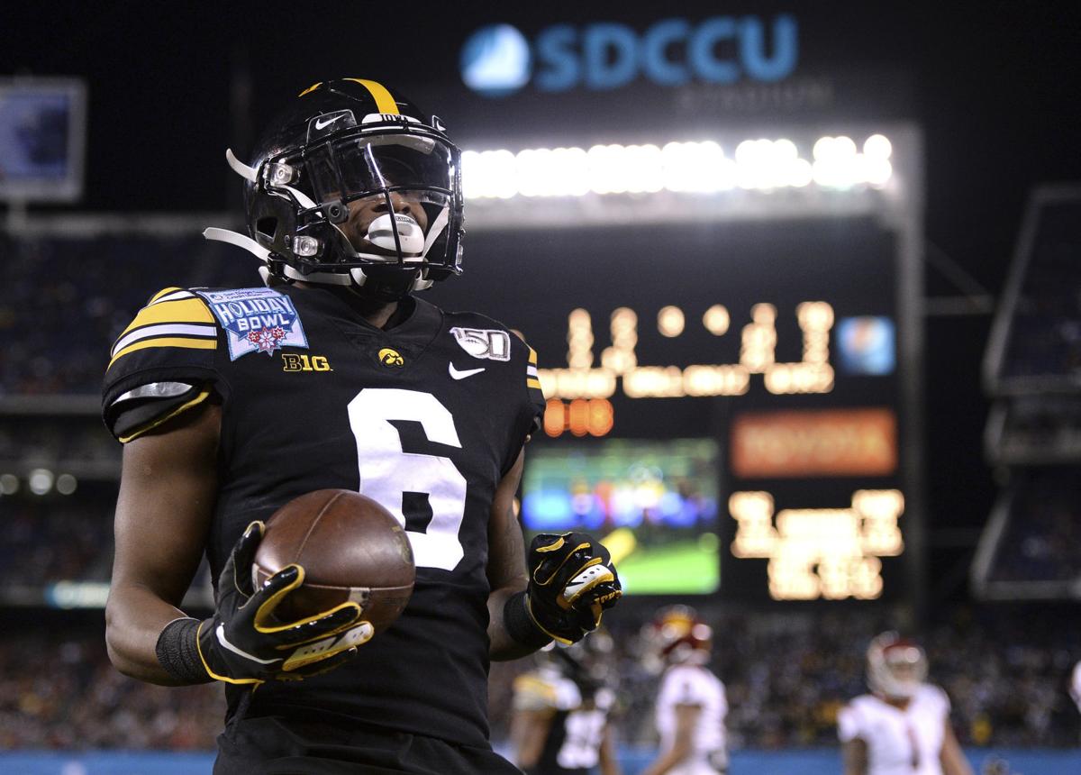 First Impressions Hawkeye Receivers Hawkmaina Qctimes Com