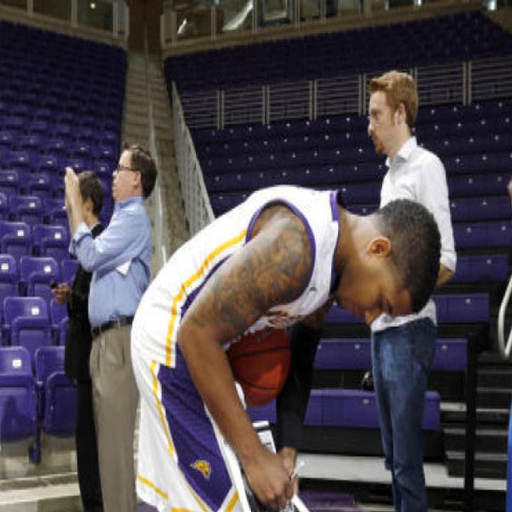 Uni Men S Basketball Team To Lean On Tuttle Mitchell Uni