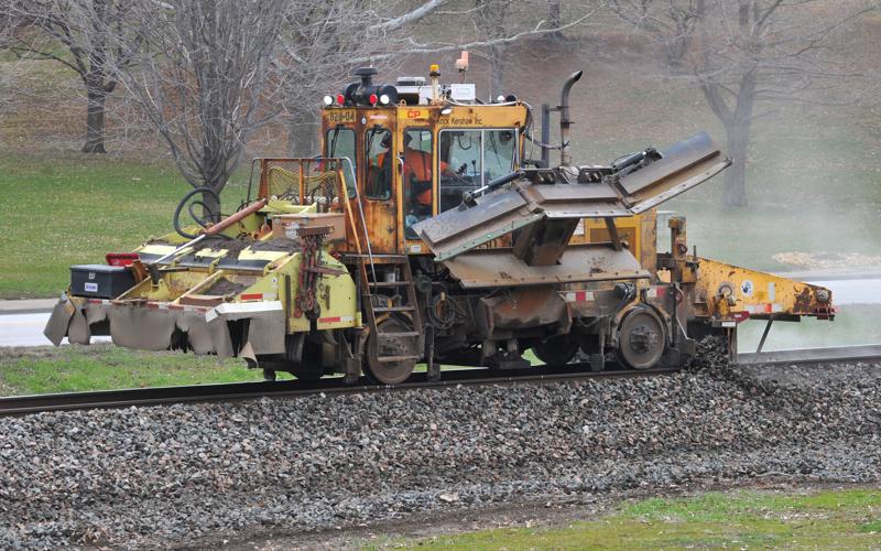 040522-qc-nws-railwork-055