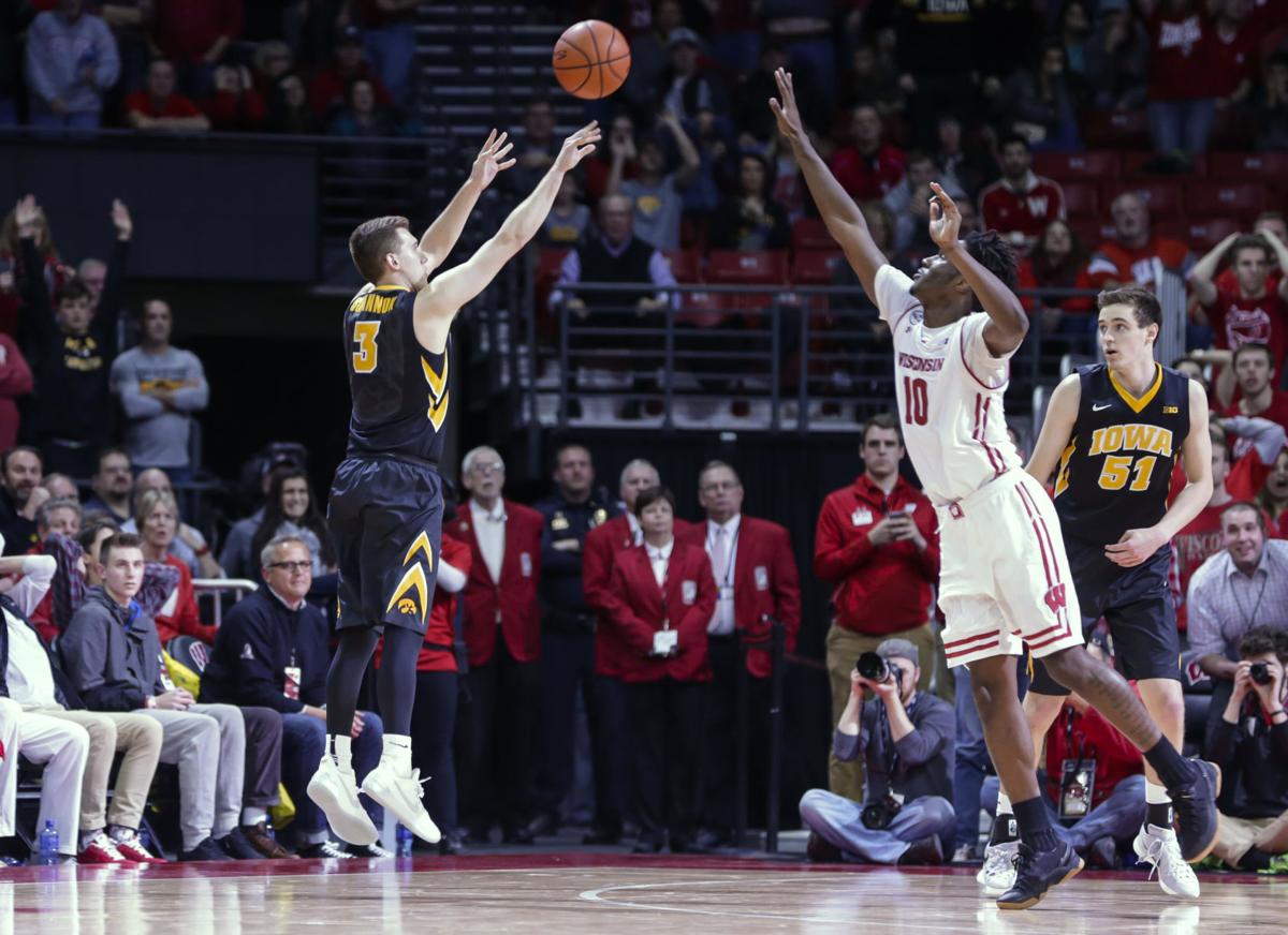 Iowa South Dakota At A Glance Iowa Hawkeyes Basketball Qctimes Com