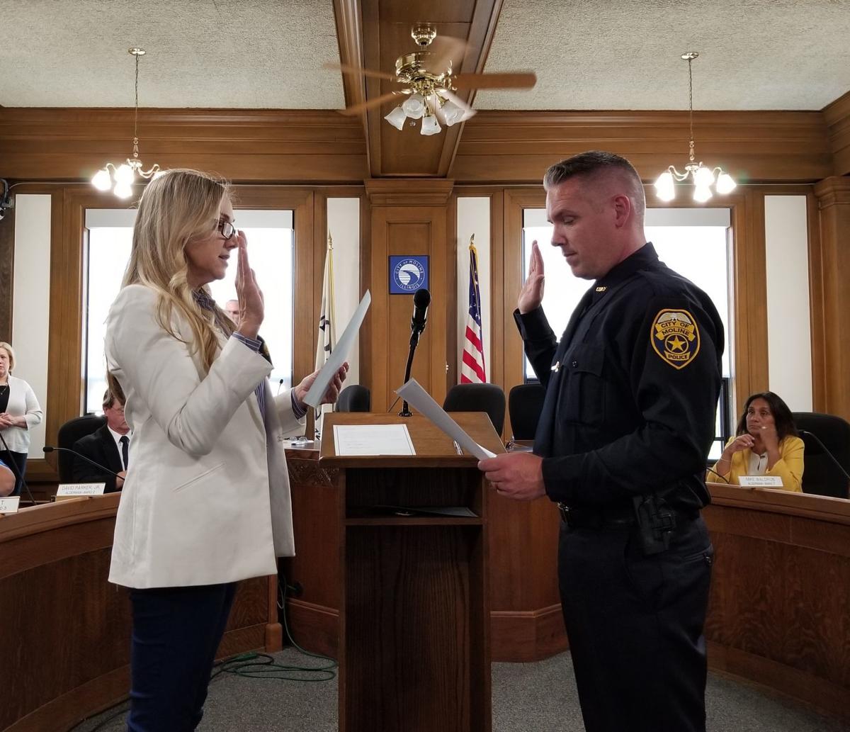 Darren Gault is sworn in as Moline's new chief of police