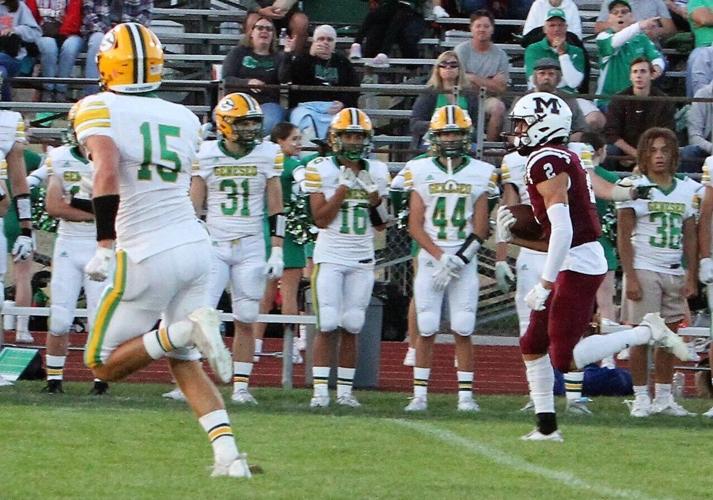ILLINOIS PREP FOOTBALL Geneseo tops Moline on late field goal