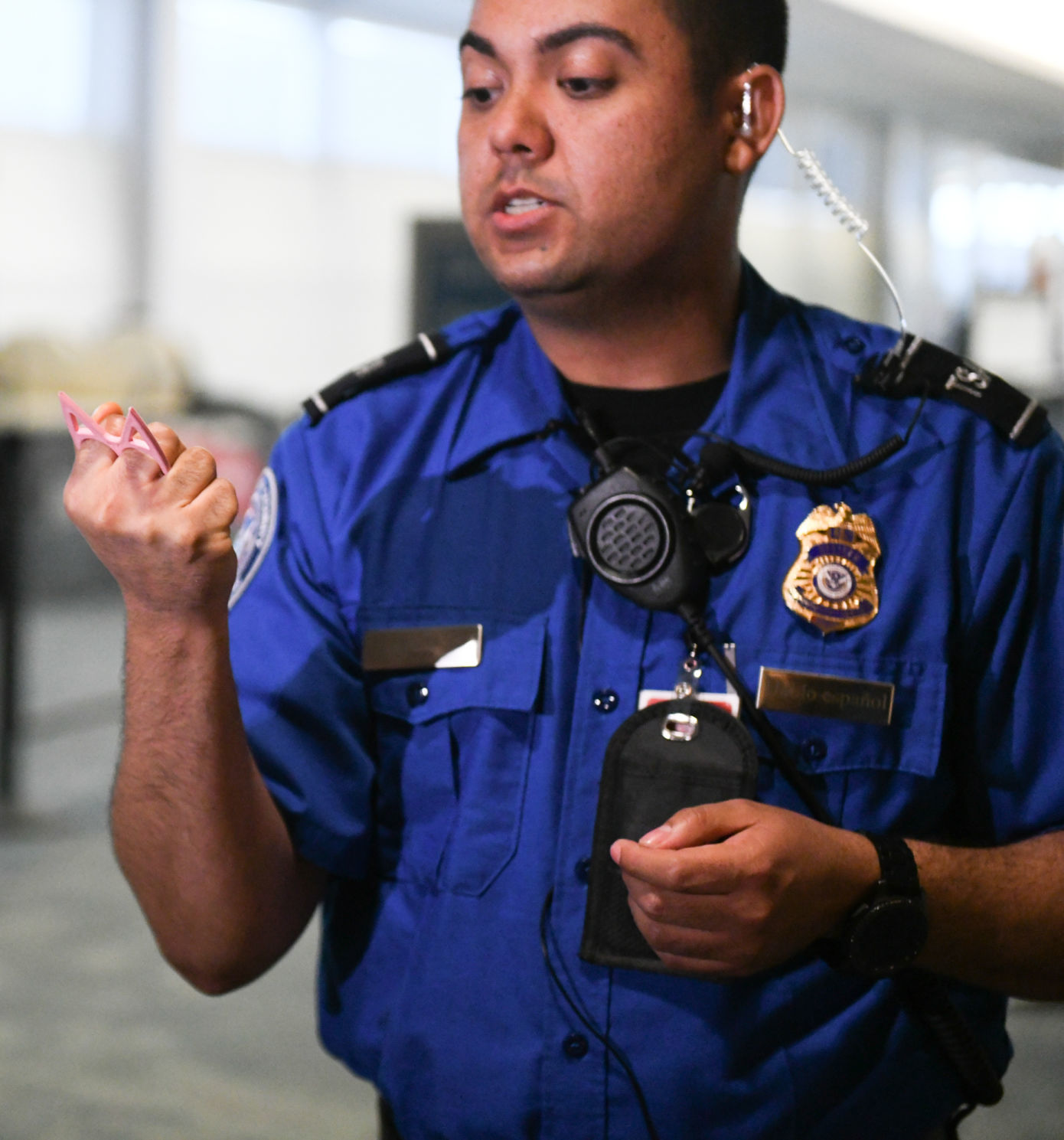 police officer quad city international airport
